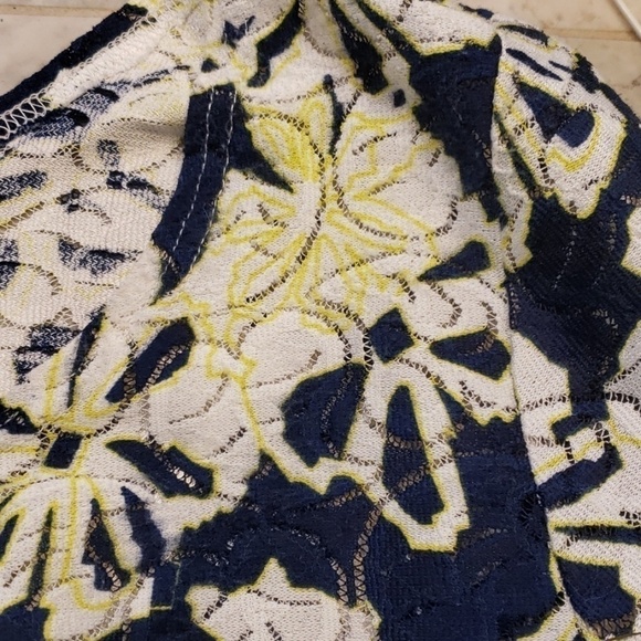 Mishca Tunic Top Sh-Slv Navy/ Wt/ Yellow EUC Md - Picture 6 of 8